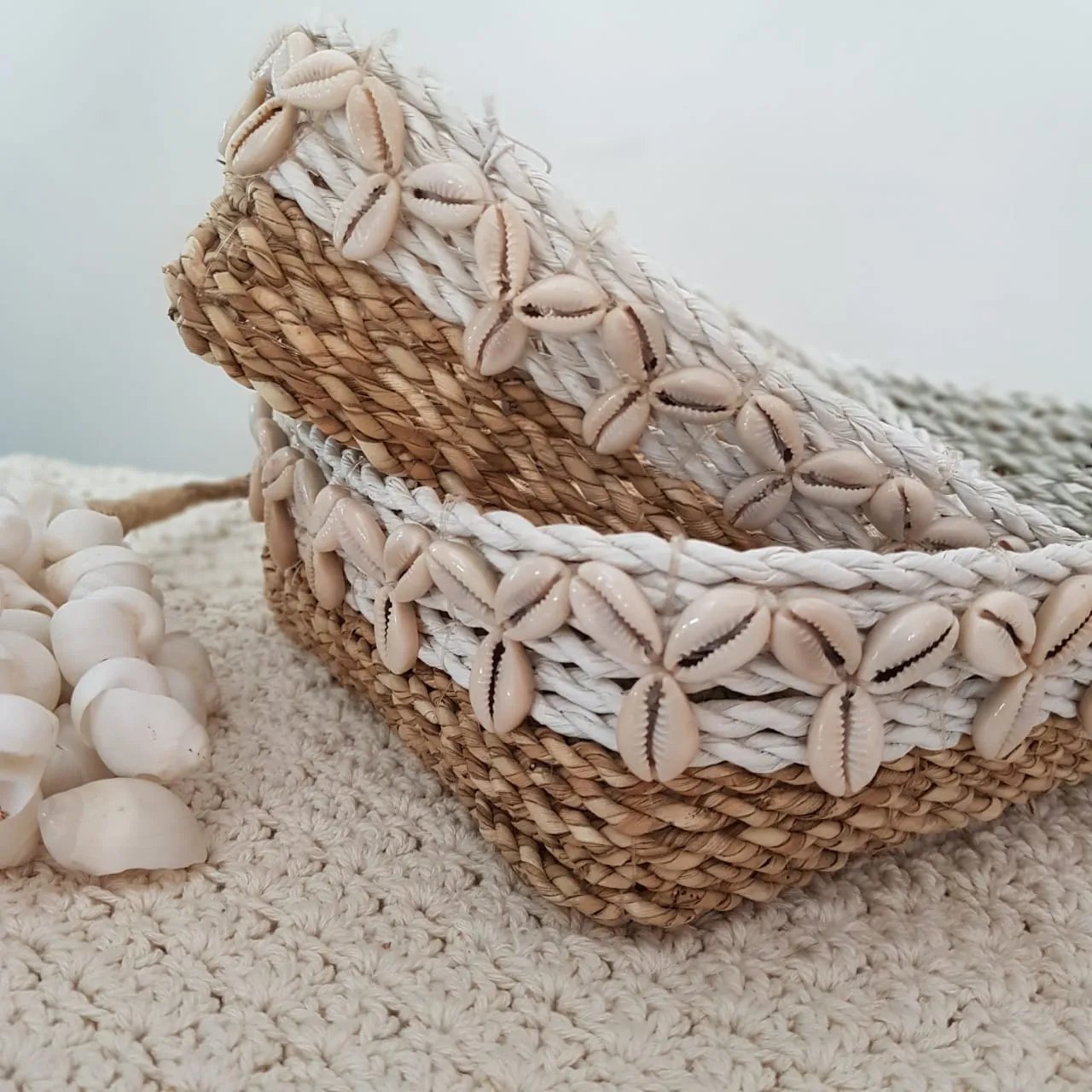 Set 2 Square Small Raffia Basket With Cowrie Shells