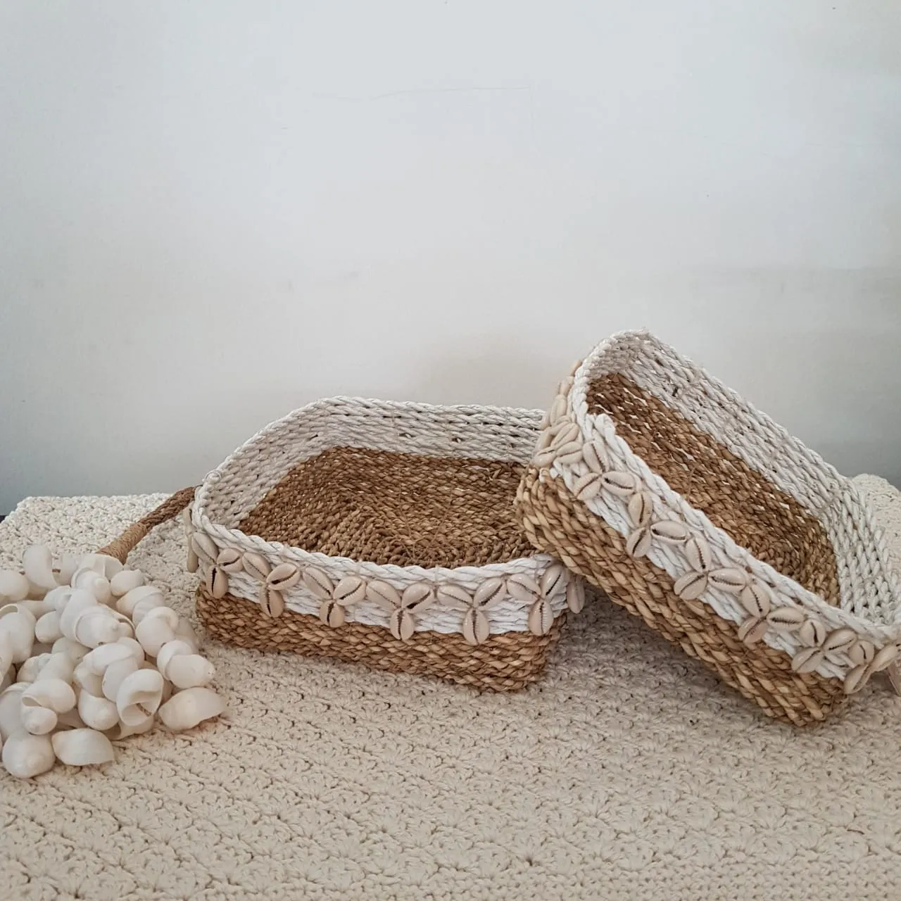 Set 2 Square Small Raffia Basket With Cowrie Shells