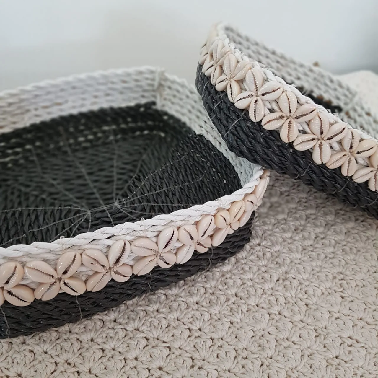 Set 2 Square Small Raffia Basket With Cowrie Shells