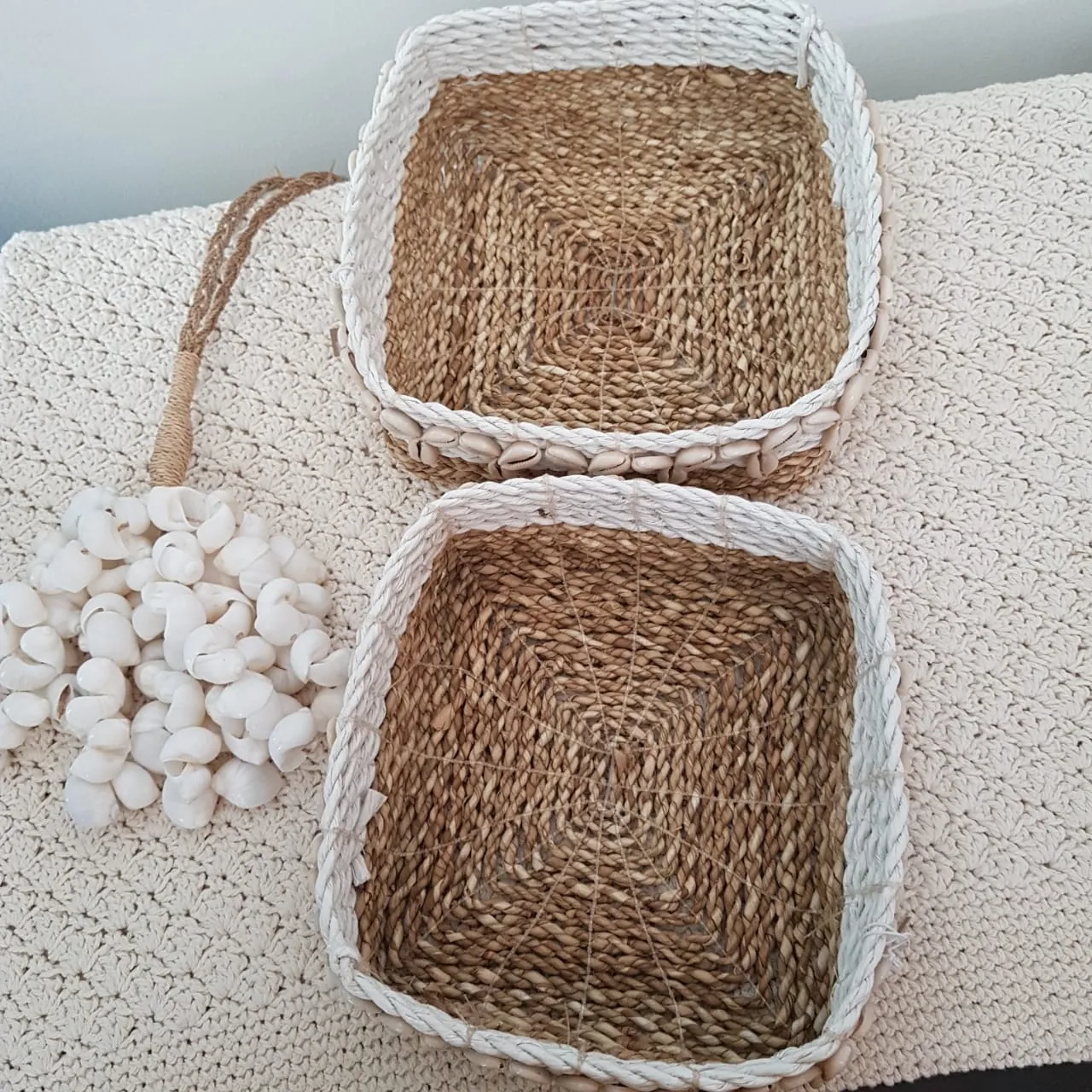 Set 2 Square Small Raffia Basket With Cowrie Shells