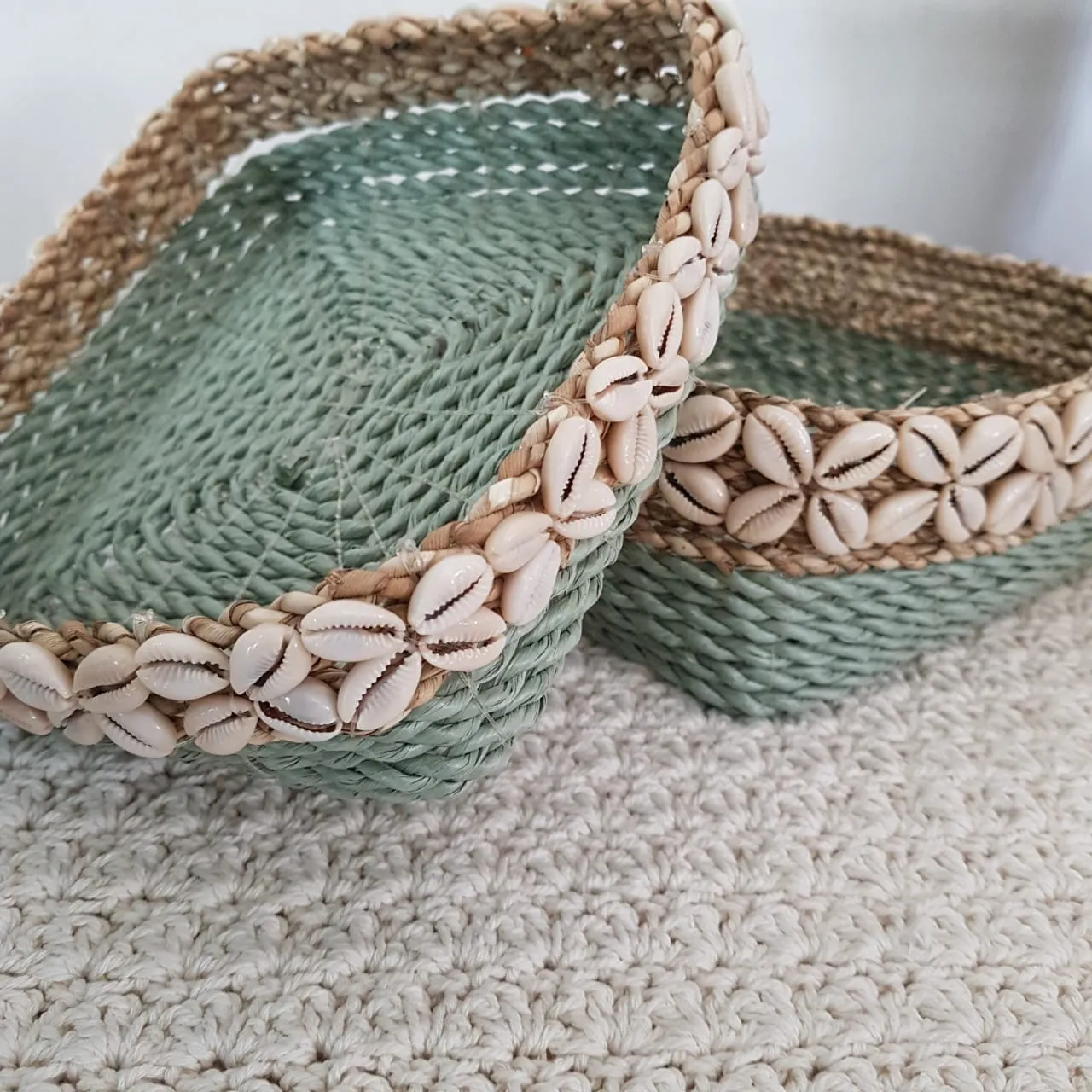 Set 2 Square Small Raffia Basket With Cowrie Shells