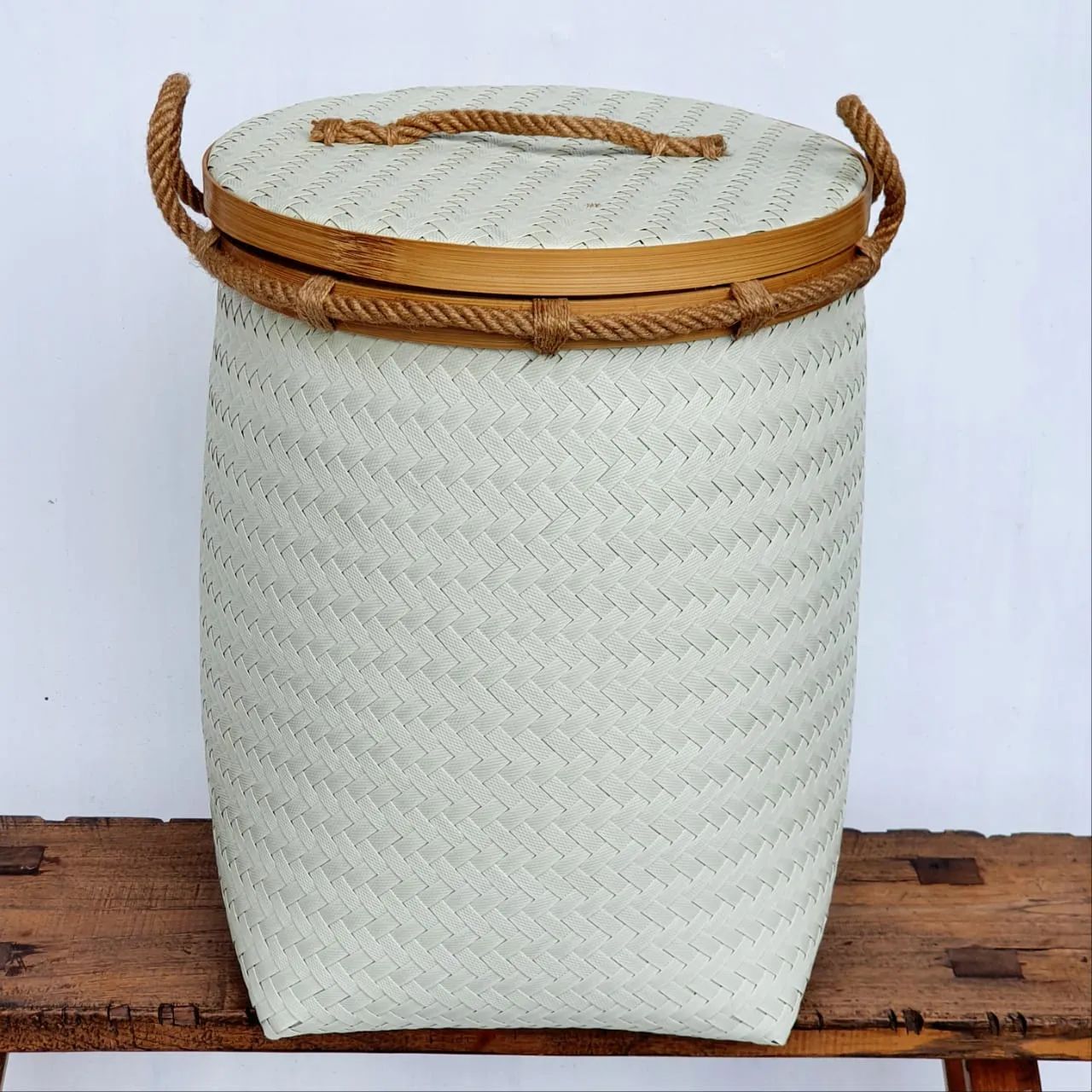 Set 3 Large White Basket Set With Lid