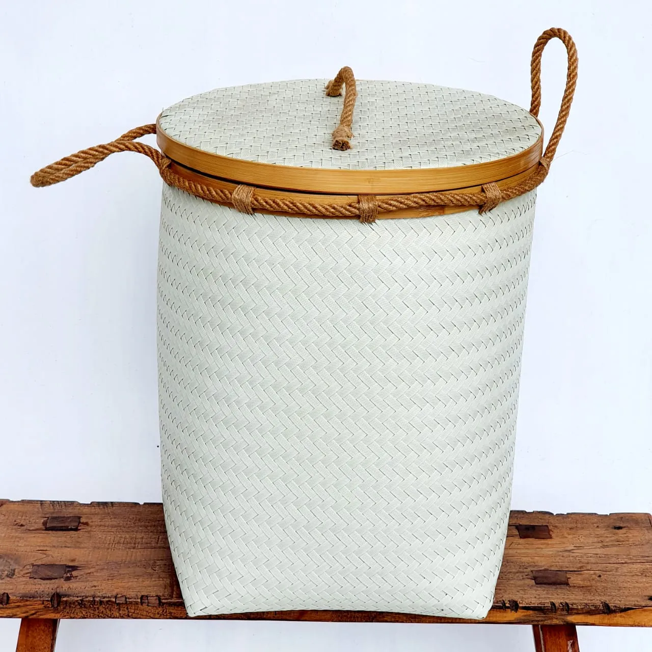 Set 3 Large White Basket Set With Lid