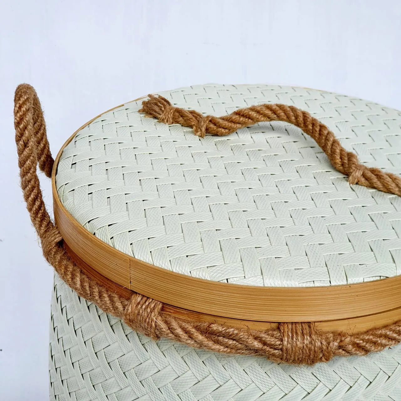 Set 3 Large White Basket Set With Lid